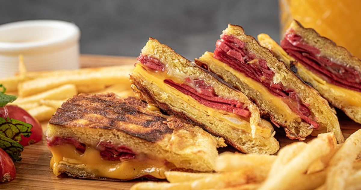 Bazlama Tost (Karışık-Sucuklu)